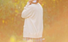 去掉小内趴在地上打扑克作文